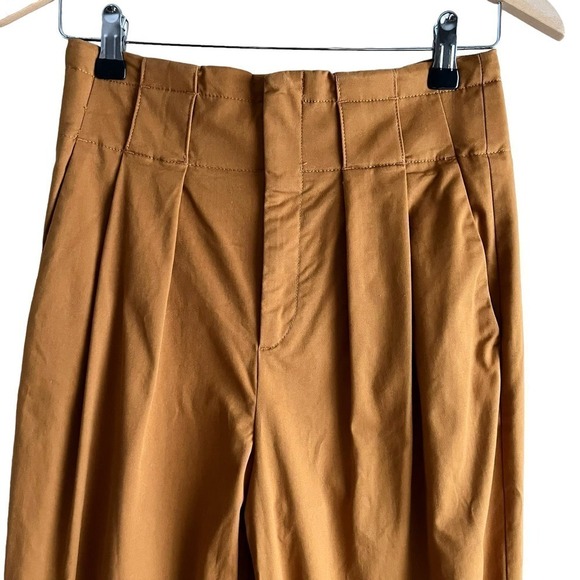 Banana Republic High-Rise Tapered Pleated Cropped Pant in Nutmeg Spice/Rust, 2 - Picture 3 of 10